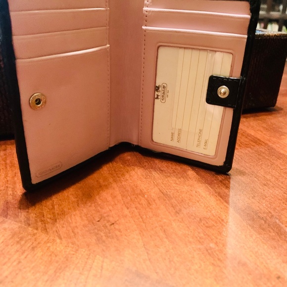 SOLD🌟Coach Wallet🌟 - Picture 2 of 9